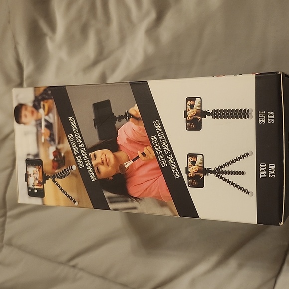 New In Box!!!! Flexi-Pod Multi-Flex Tripod + Smartphone Holder. - Picture 4 of 4